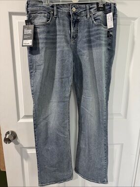 Silver Jeans Women's Boot Cut Jeans in Light Blue Wash